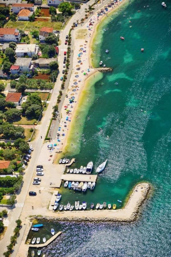 Apartments By The Sea Vrsi - Mulo, Zadar - 5951 Kültér fotó