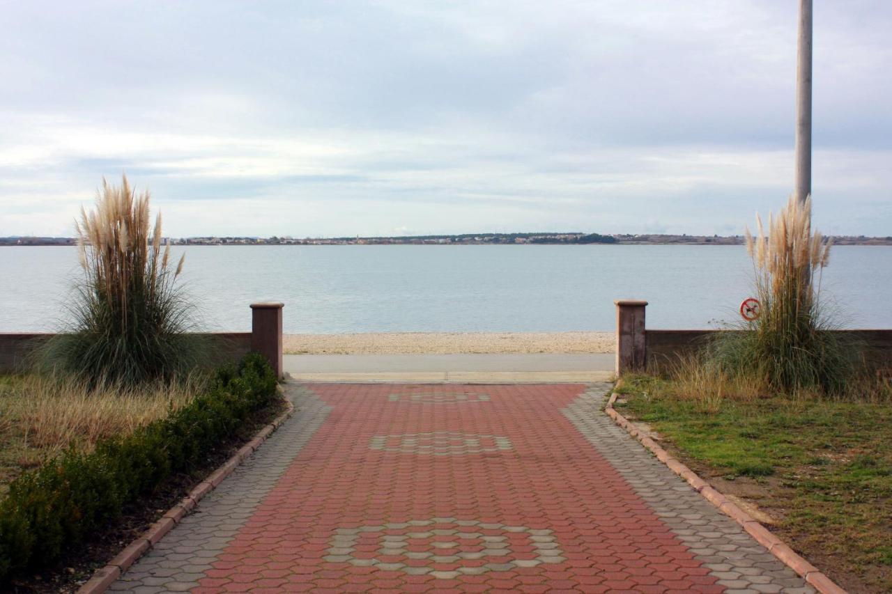 Apartments By The Sea Vrsi - Mulo, Zadar - 5951 Kültér fotó