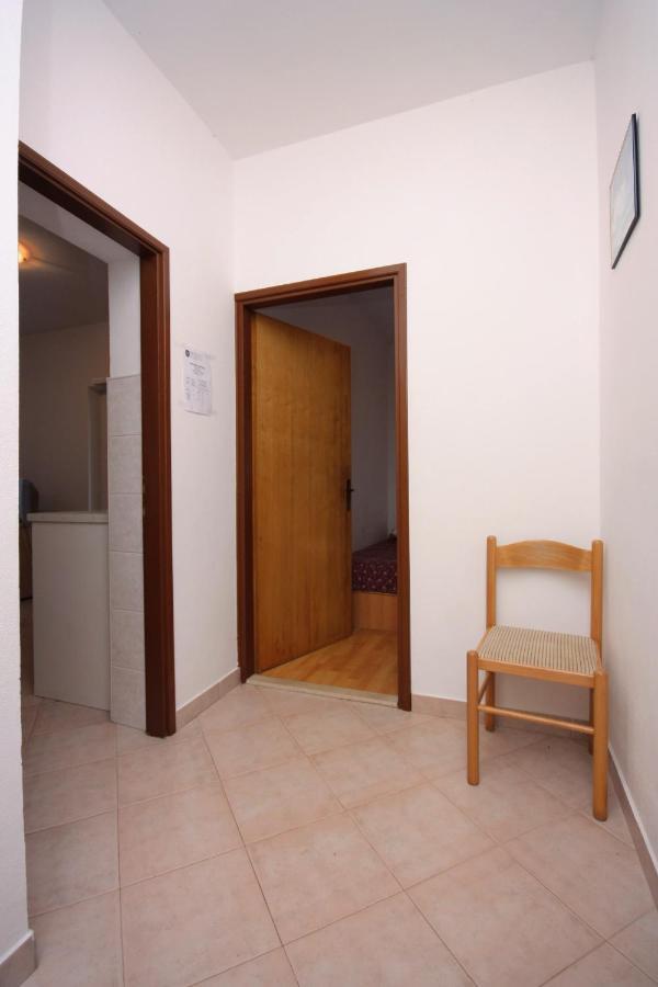 Apartments By The Sea Vrsi - Mulo, Zadar - 5951 Kültér fotó