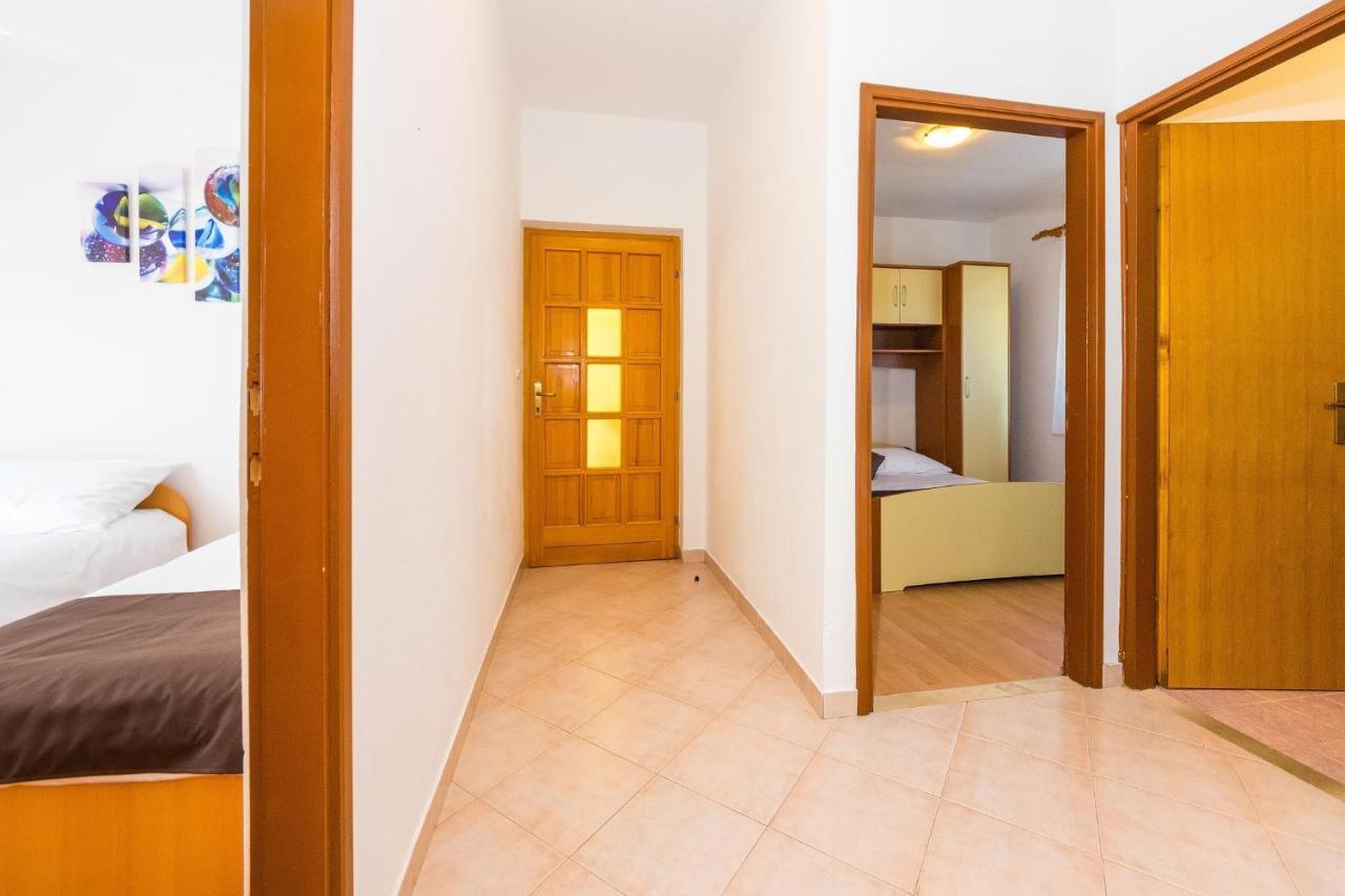 Apartments By The Sea Vrsi - Mulo, Zadar - 5951 Kültér fotó