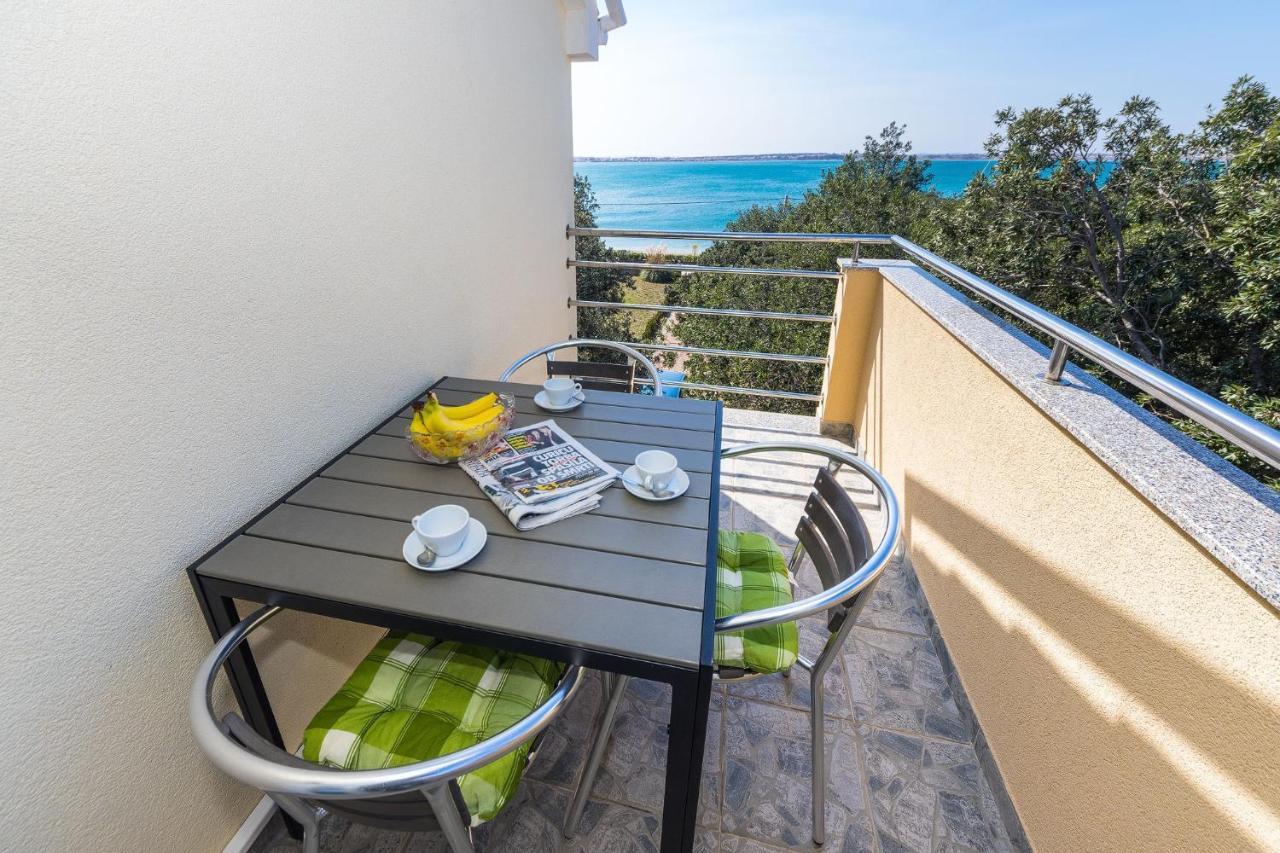 Apartments By The Sea Vrsi - Mulo, Zadar - 5951 Kültér fotó
