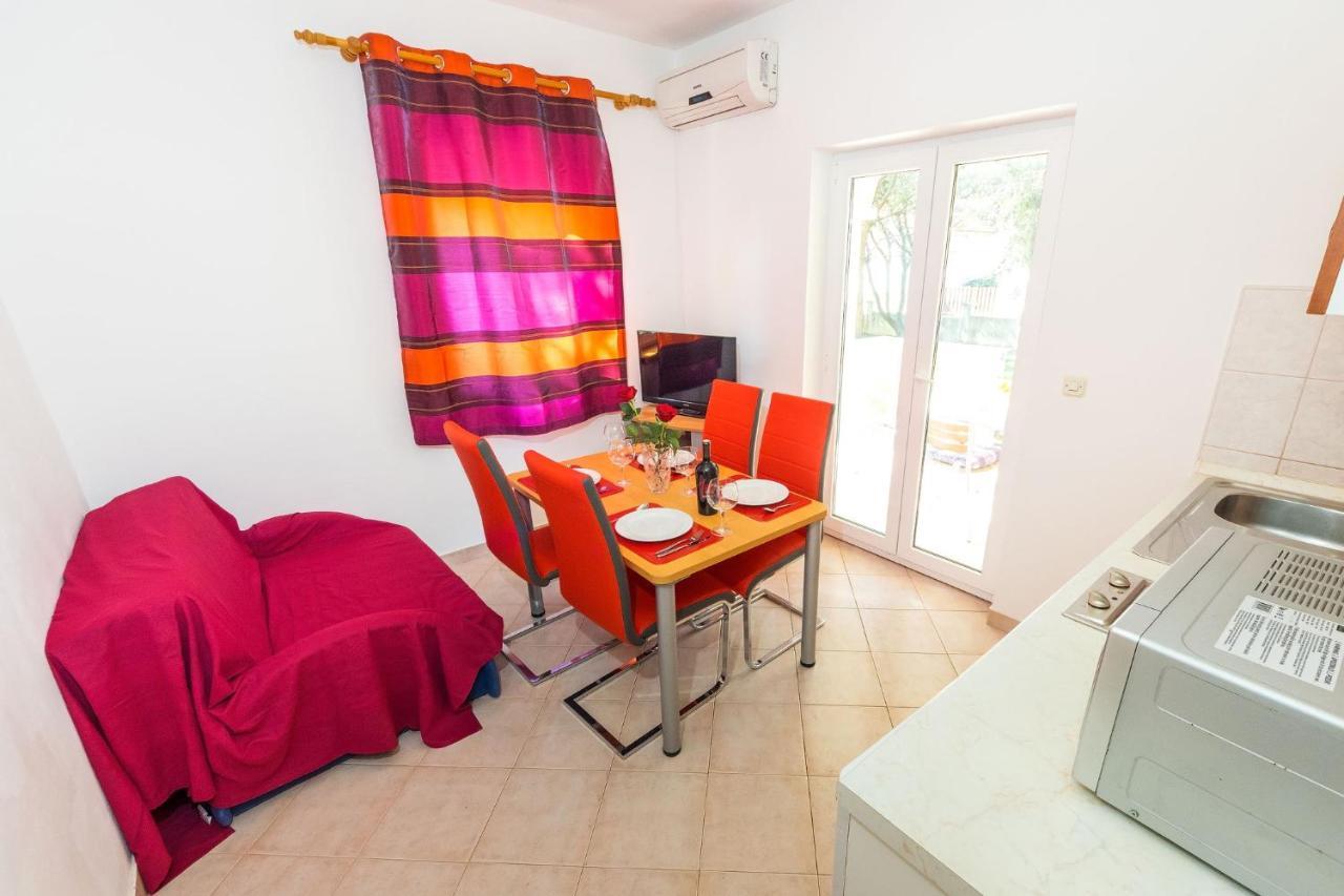 Apartments By The Sea Vrsi - Mulo, Zadar - 5951 Kültér fotó