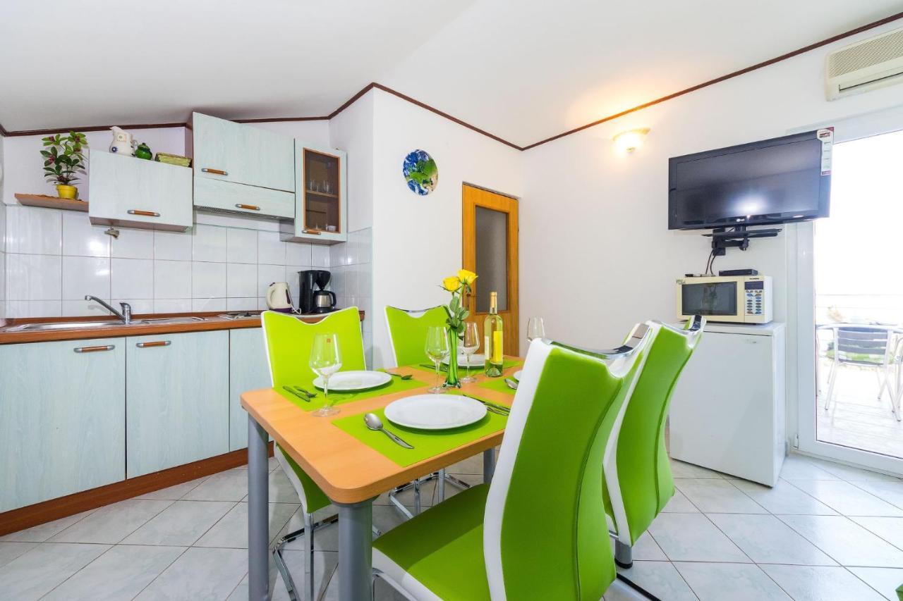 Apartments By The Sea Vrsi - Mulo, Zadar - 5951 Kültér fotó