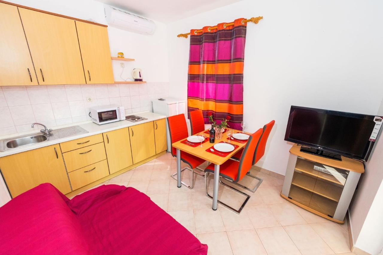Apartments By The Sea Vrsi - Mulo, Zadar - 5951 Kültér fotó